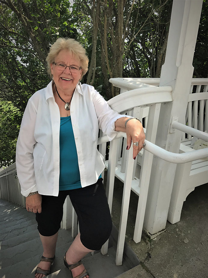 Contact Lauraine Snelling